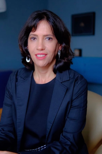 Dr. Juliana C. Ferreira